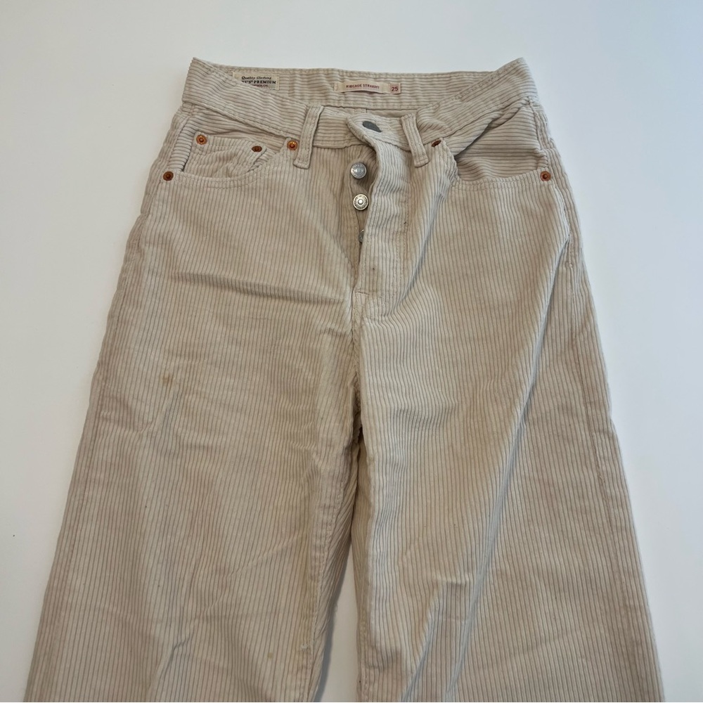 Corduroy Levi’s Ribcage Straight
